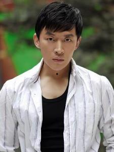 曹磊个人资料,才华横溢的音乐才子，演绎人生旋律